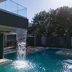 Elinor - Nature Retreat Amidst Mountains & By Etouri *