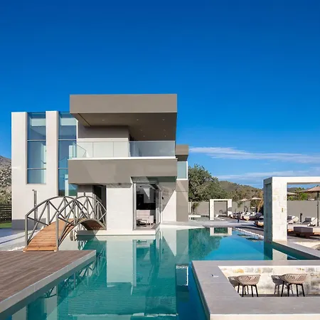 Villa Elinor - Nature Retreat Amidst Mountains&lake By Etouri