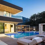 וילה Elinor - Nature Retreat Amidst Mountains & By Etouri *