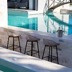 Elinor - Nature Retreat Amidst Mountains & By Etouri וילה