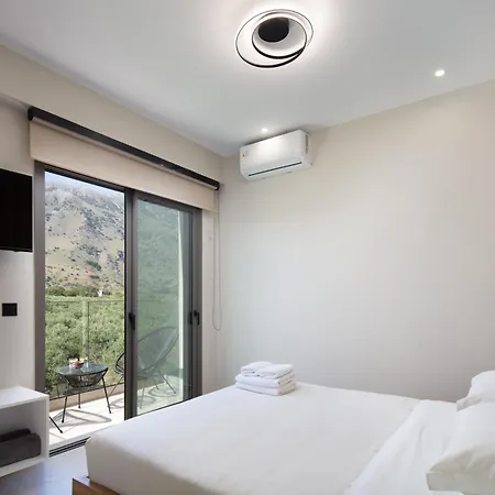 Vila Elinor - Nature Retreat Amidst Mountains & By Etouri