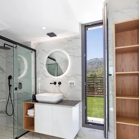 Elinor - Nature Retreat Amidst Mountains & By Etouri *