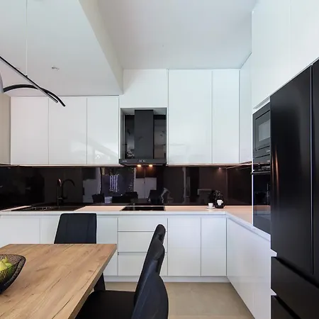 Elinor - Nature Retreat Amidst Mountains & By Etouri Vila