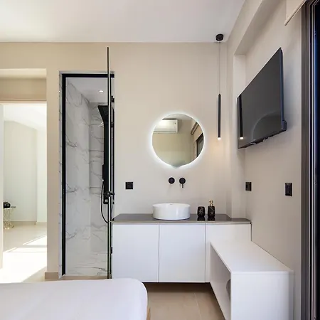 Elinor - Nature Retreat Amidst Mountains & By Etouri