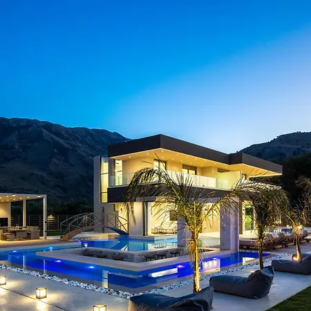 Vila Elinor - Nature Retreat Amidst Mountains & By Etouri