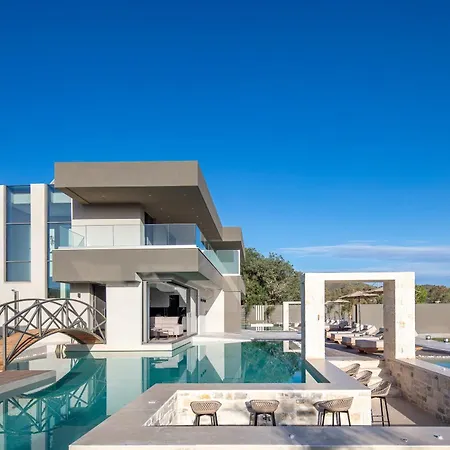 Villa Elinor - Nature Retreat Amidst Mountains & By Etouri Hriszí Aktí Haniá