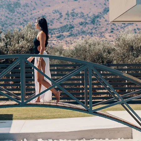 Elinor - Nature Retreat Amidst Mountains & By Etouri