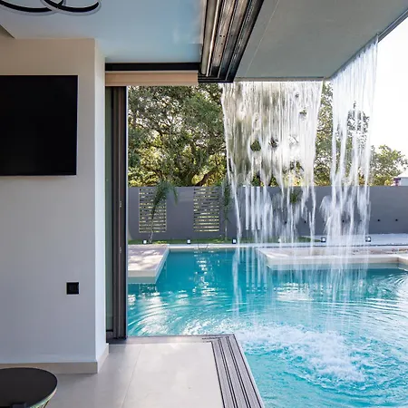 Elinor - Nature Retreat Amidst Mountains & By Etouri *