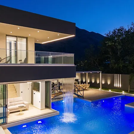 Elinor - Nature Retreat Amidst Mountains & By Etouri