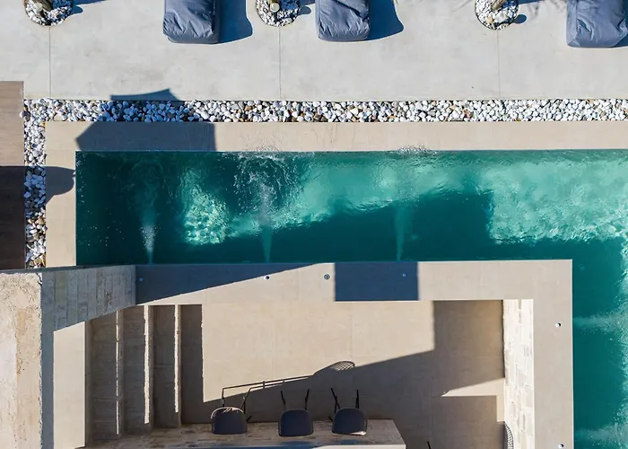 Elinor - Nature Retreat Amidst Mountains & By Etouri *