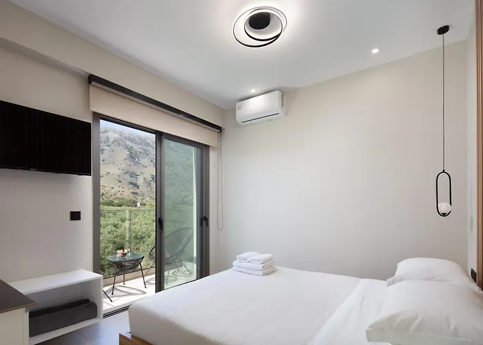 Villa Elinor - Nature Retreat Amidst Mountains & By Etouri