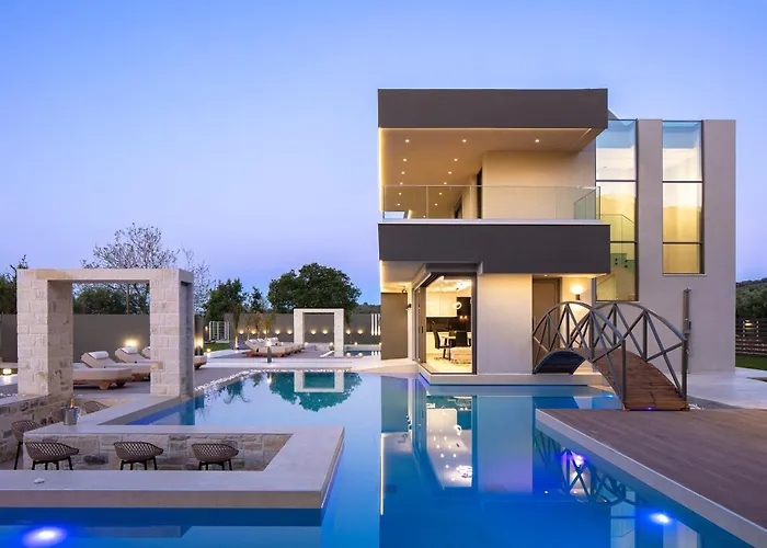 Villa Elinor - Nature Retreat Amidst Mountains & By Etouri *