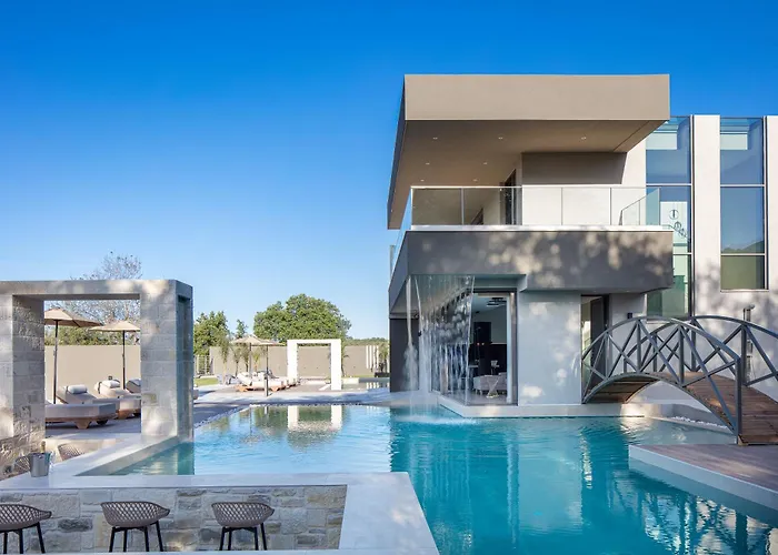 Villa Elinor - Nature Retreat Amidst Mountains & By Etouri Chania (Crete)