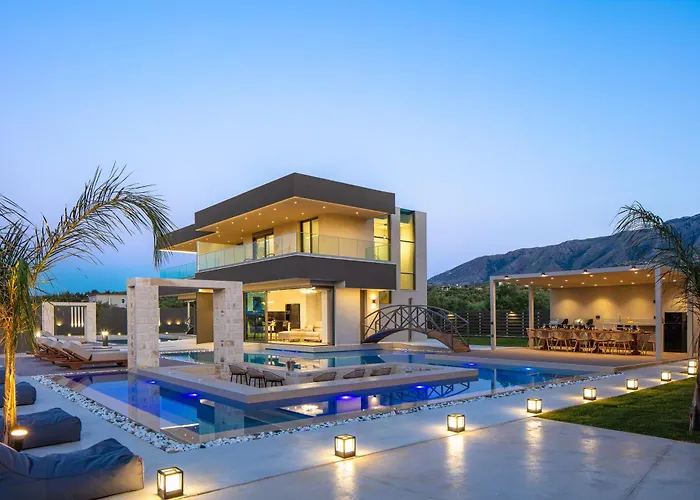 Elinor - Nature Retreat Amidst Mountains & By Etouri *