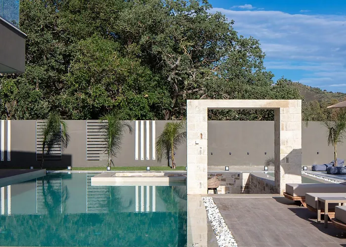 Elinor - Nature Retreat Amidst Mountains & By Etouri *