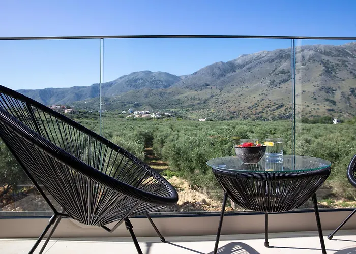 Villa Elinor - Nature Retreat Amidst Mountains & By Etouri *