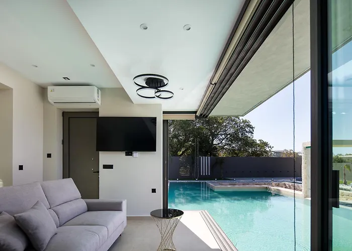 Elinor - Nature Retreat Amidst Mountains & By Etouri Villa