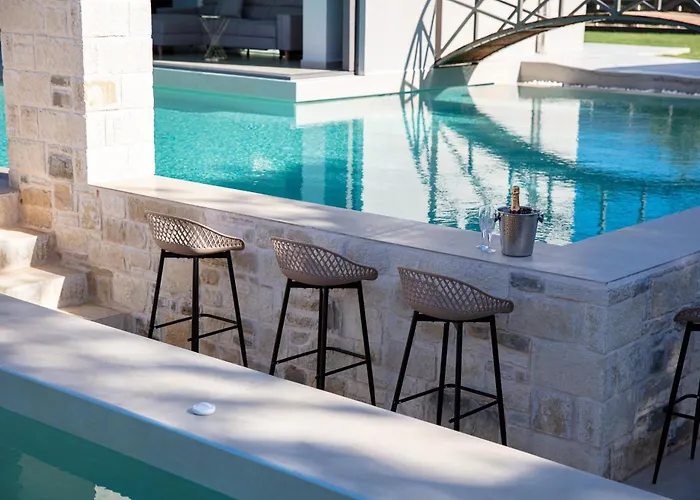 Elinor - Nature Retreat Amidst Mountains & By Etouri Villa