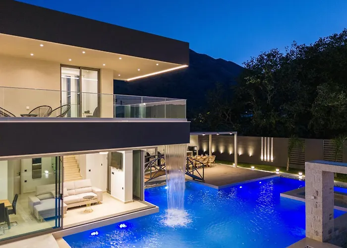 Elinor - Nature Retreat Amidst Mountains & By Etouri