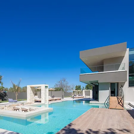 Villa Elinor - Nature Retreat Amidst Mountains & By Etouri Chania (Crete)
